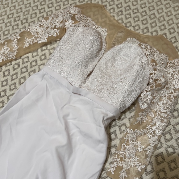 Wedding Dress - Picture 5 of 10